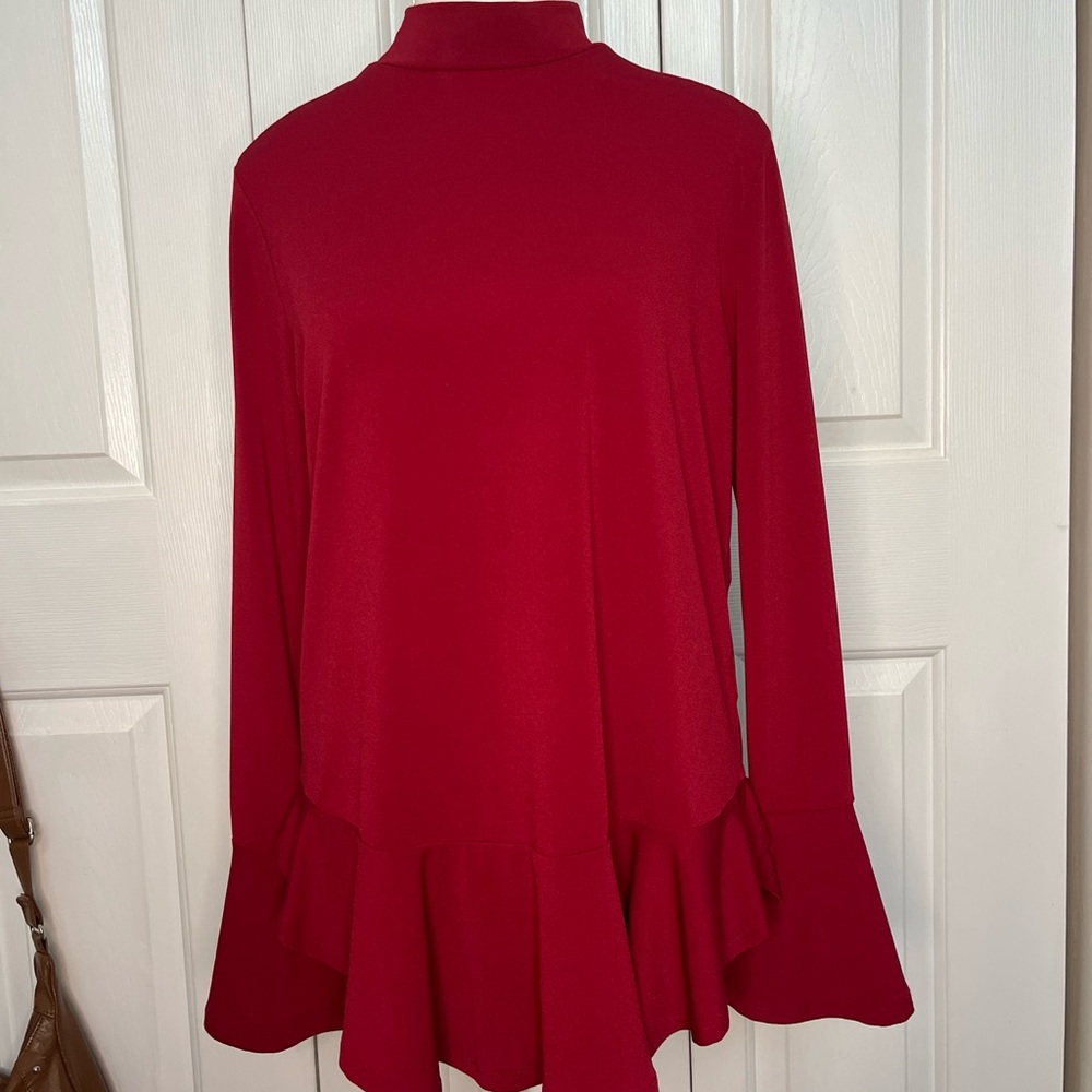 Cupio Vibrant Burgundy Tunic Top